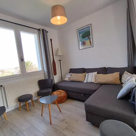 De Jo * Grand-Village-Plage