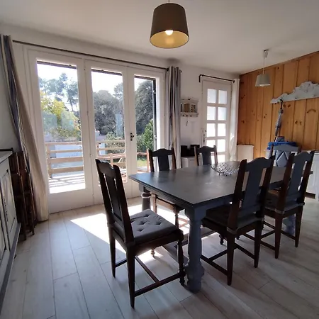 De Jo * Grand-Village-Plage